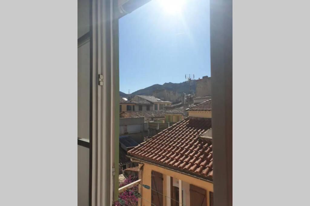 Appartement LE RAVISSANT - 50m du Port - très calme à Cassis Extérieur photo