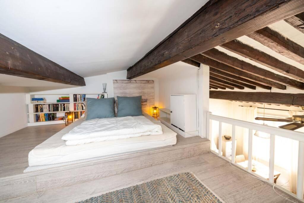 Appartement LE RAVISSANT - 50m du Port - très calme à Cassis Extérieur photo