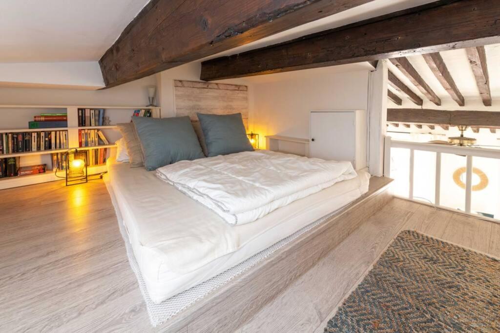 Appartement LE RAVISSANT - 50m du Port - très calme à Cassis Extérieur photo